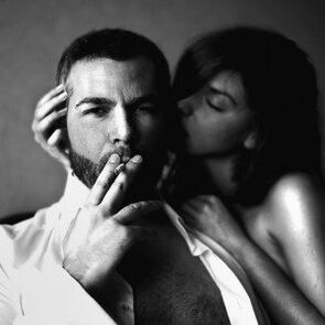 Muller e home brutal que lle agrandou o pene